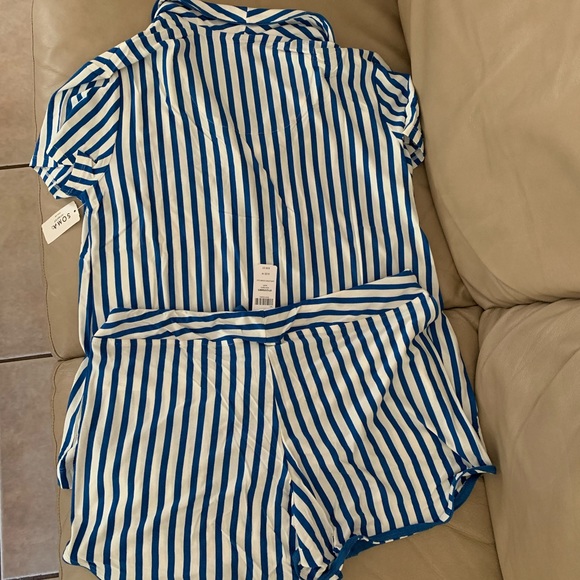 SOMA COOL NIGHTS Pajama Top/Shorts Set - Picture 13 of 16